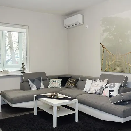 Apartamento Cosy And Modern 1bd Flat Near The Centre By Flat Mаnager