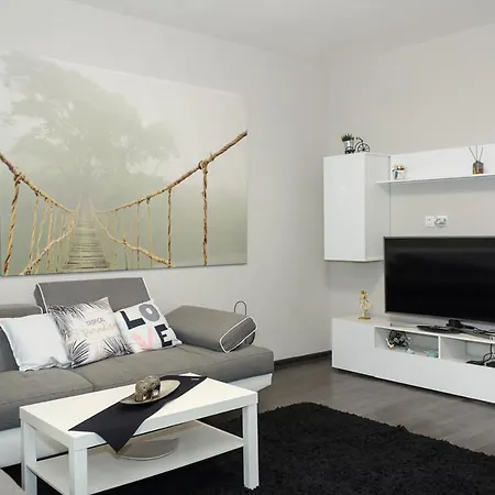شقة Cosy And Modern 1bd Flat Near The Centre By Flat Mаnager فارنا