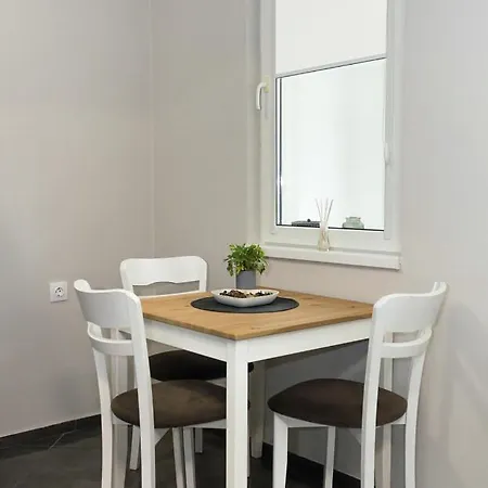 Cosy And Modern 1bd Flat Near The Centre By Flat Mаnager شقة فارنا