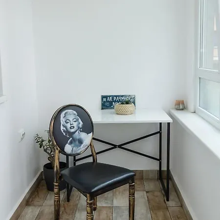 Cosy And Modern 1bd Flat Near The Centre By Flat Mаnager شقة فارنا